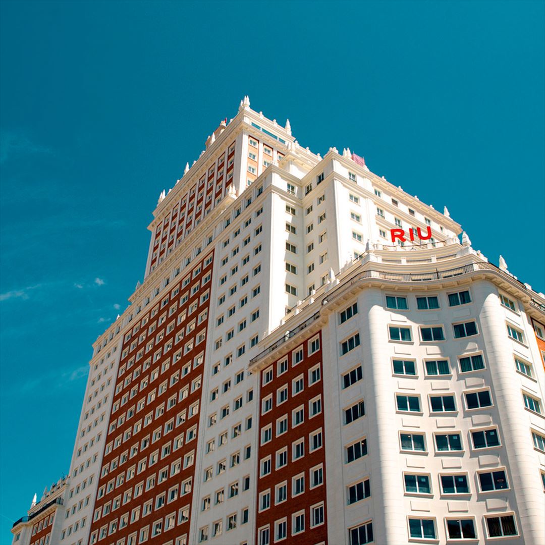 Riu Plaza España y 360° Rooftop Bar