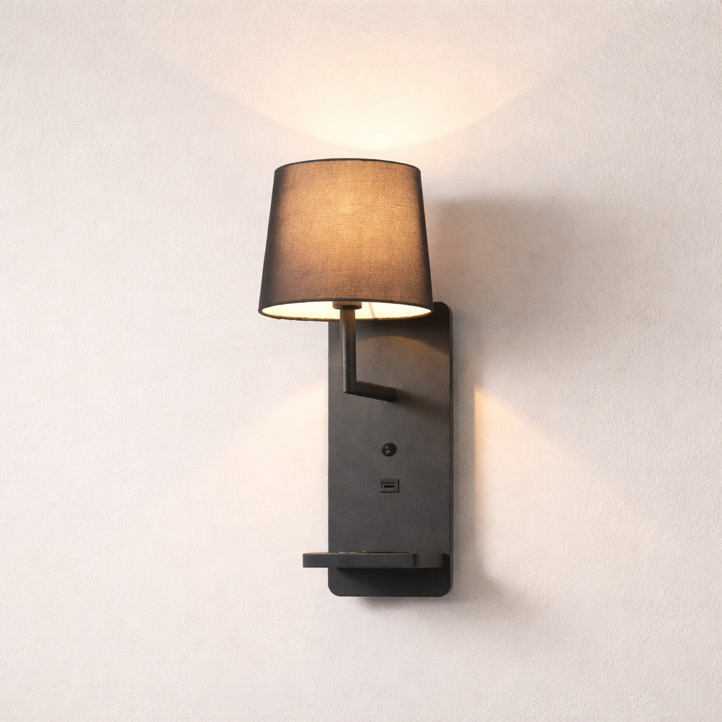 Flora Shade 450, luminaria Tyrval sobre pared cálida neutra